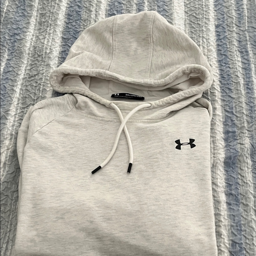 Under Armour 2XL cream colored sweatshirt